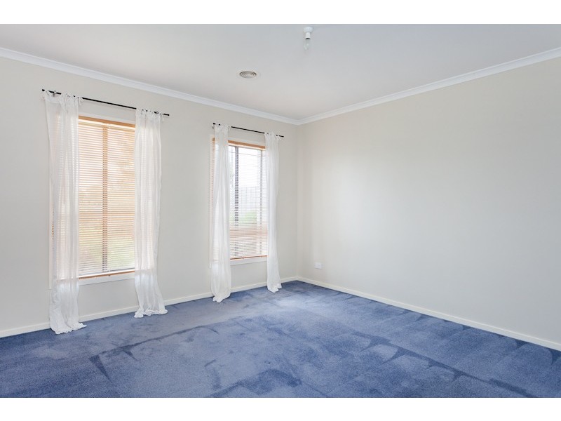 21 Farnborough Way, Berwick VIC 3806