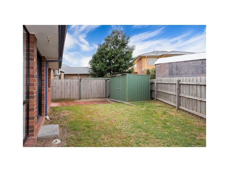 21 Farnborough Way, Berwick VIC 3806