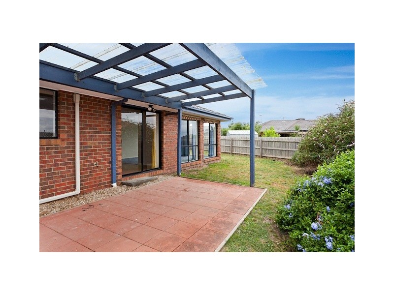 21 Farnborough Way, Berwick VIC 3806