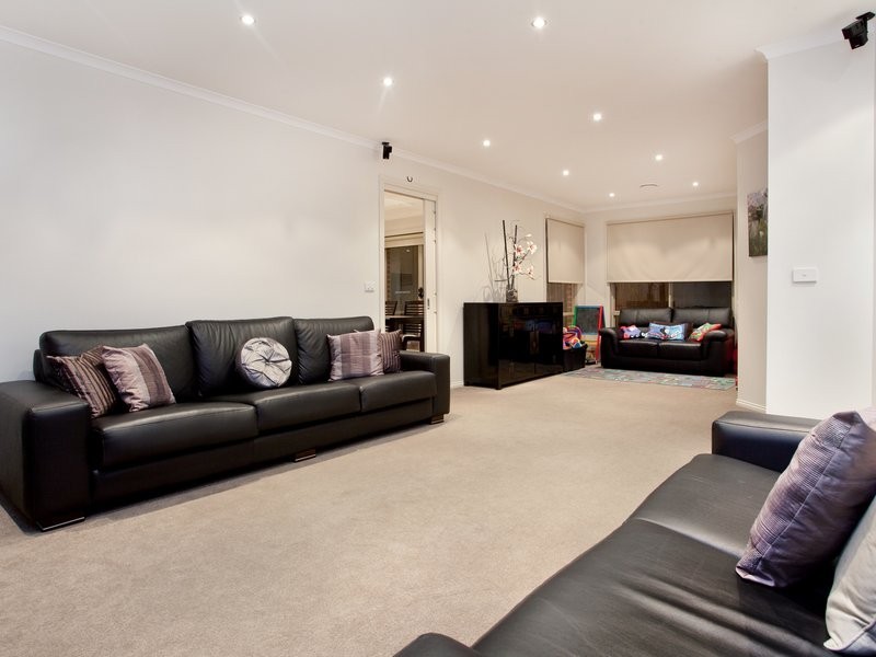 10 Shand Court,, Berwick VIC 3806