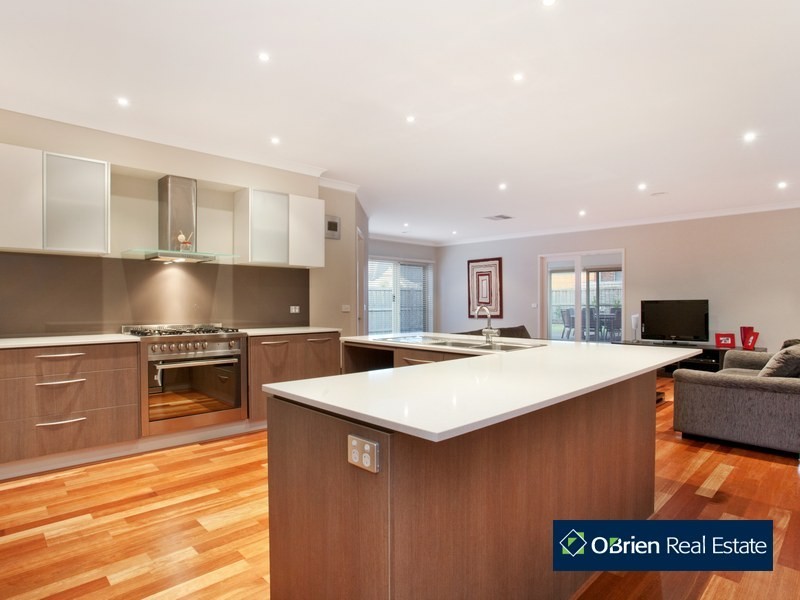 8 Montmorency Avenue, Berwick VIC 3806