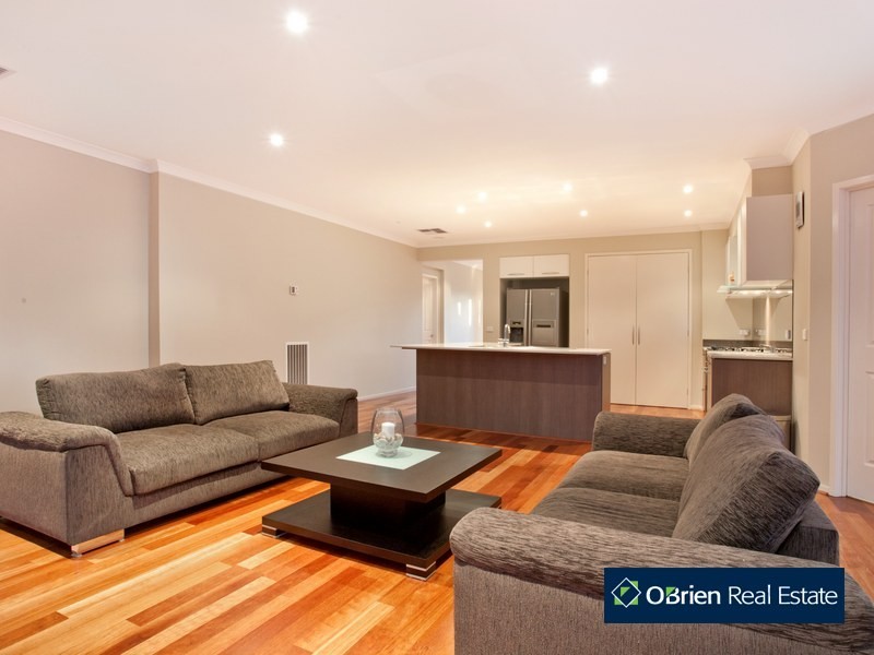 8 Montmorency Avenue, Berwick VIC 3806