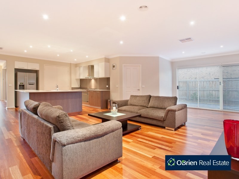 8 Montmorency Avenue, Berwick VIC 3806