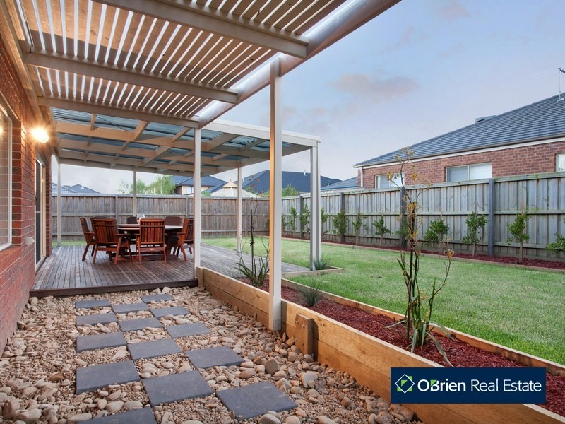 8 Montmorency Avenue, Berwick VIC 3806