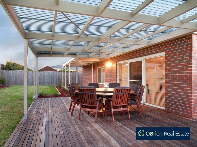 8 Montmorency Avenue, Berwick VIC 3806