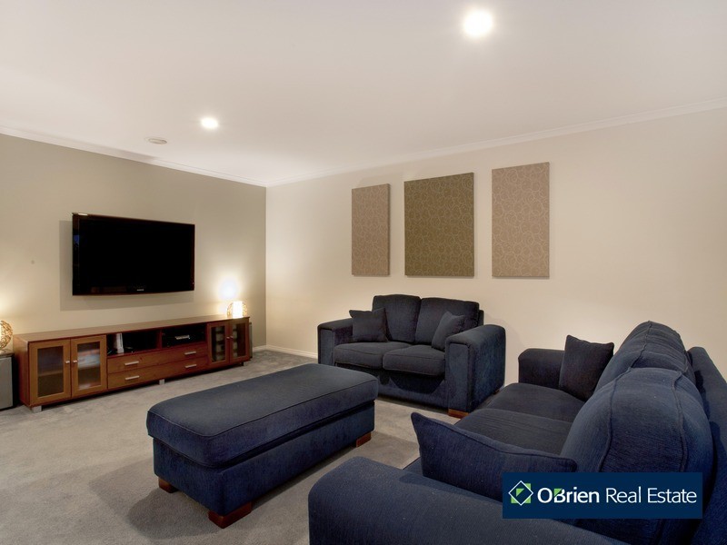 2 Petrel Place, Berwick VIC 3806