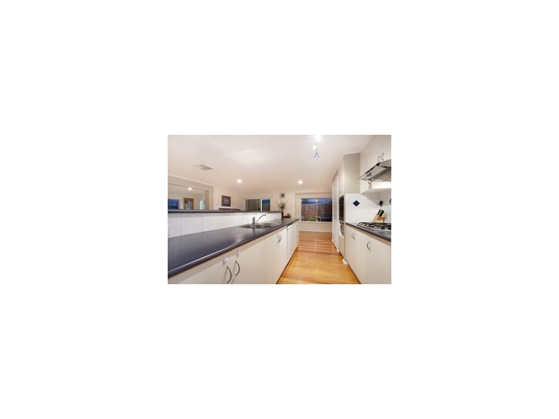 2 Petrel Place, Berwick VIC 3806