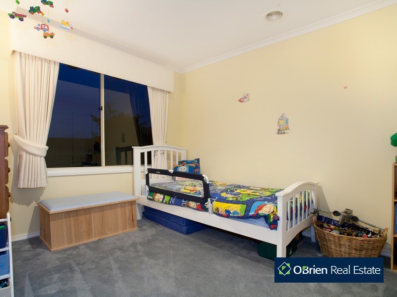 2 Petrel Place, Berwick VIC 3806