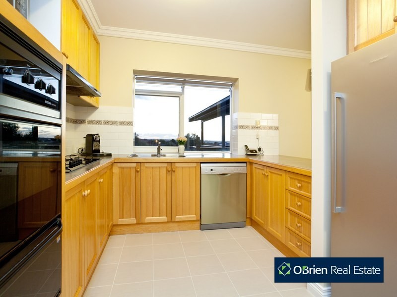 5  Edrington Park Drive, Berwick VIC 3806