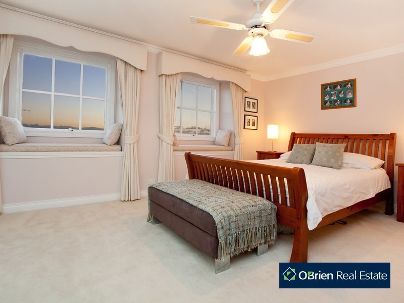 5  Edrington Park Drive, Berwick VIC 3806