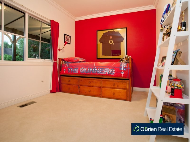 5  Edrington Park Drive, Berwick VIC 3806