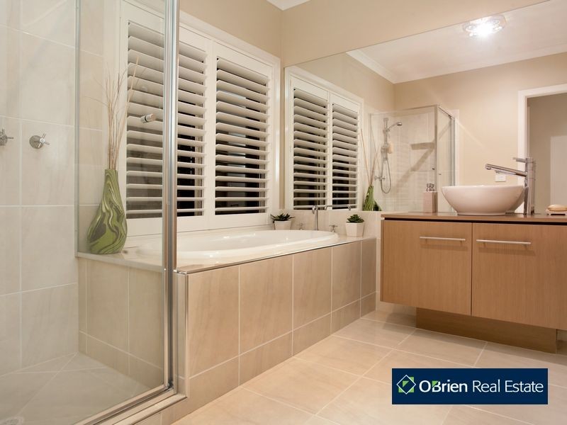 66 Montpelier Drive, Berwick VIC 3806