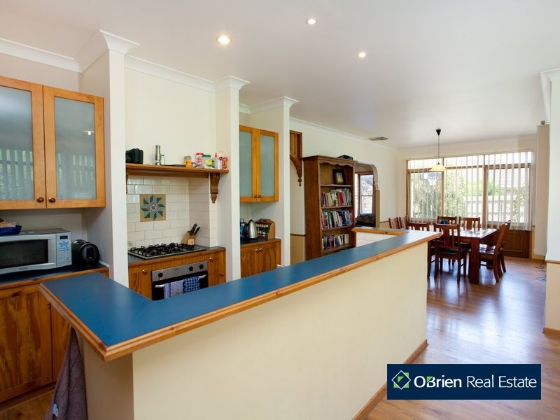 6 Rosewood Court, Narre Warren South VIC 3805