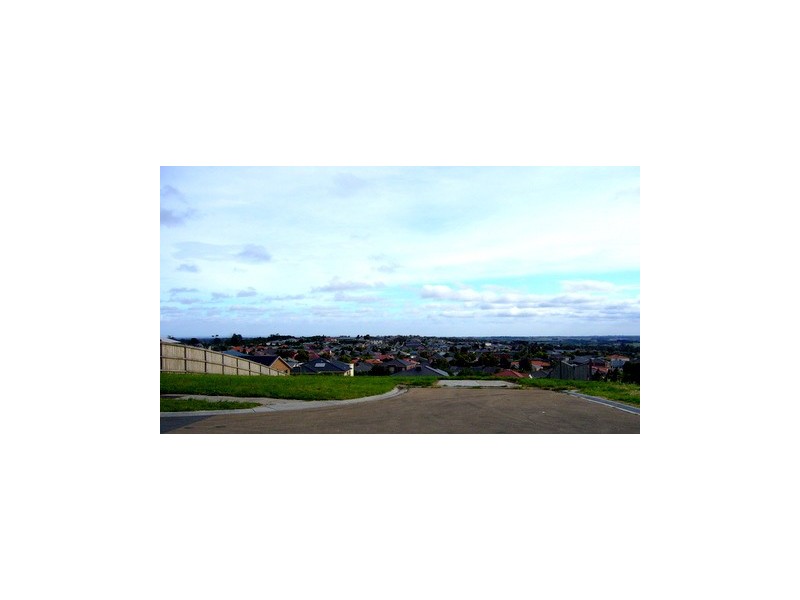 11 Constitution Rise, Berwick VIC 3806