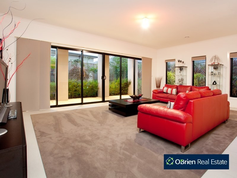 47 Bryn Mawr Boulevard, Berwick VIC 3806