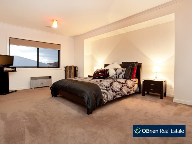 47 Bryn Mawr Boulevard, Berwick VIC 3806