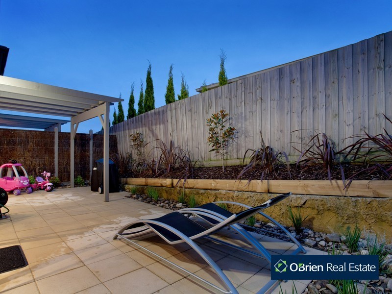 8/25 Canberra Avenue, Berwick VIC 3806