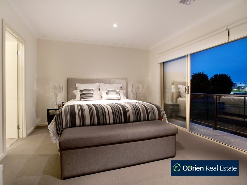 8/25 Canberra Avenue, Berwick VIC 3806