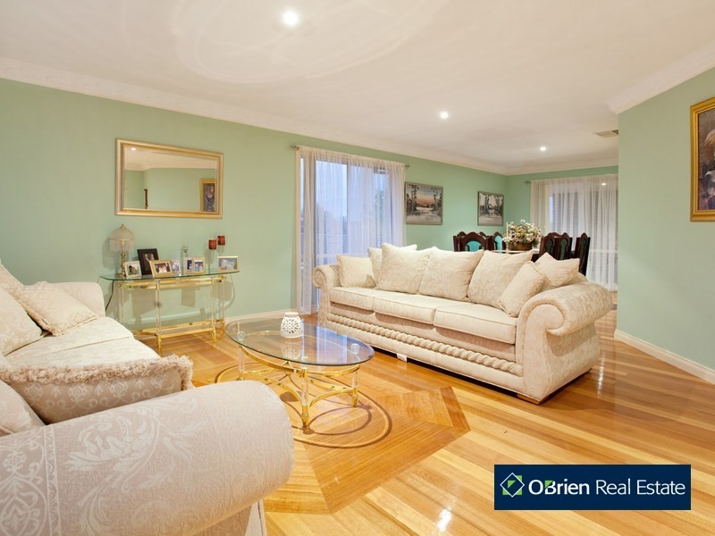 13 Tyrell Place, Berwick VIC 3806