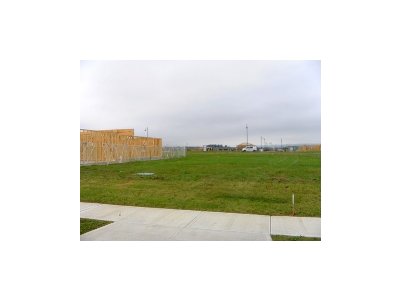 Lot 1031  Charlbury Crescent, Cranbourne North VIC 3977