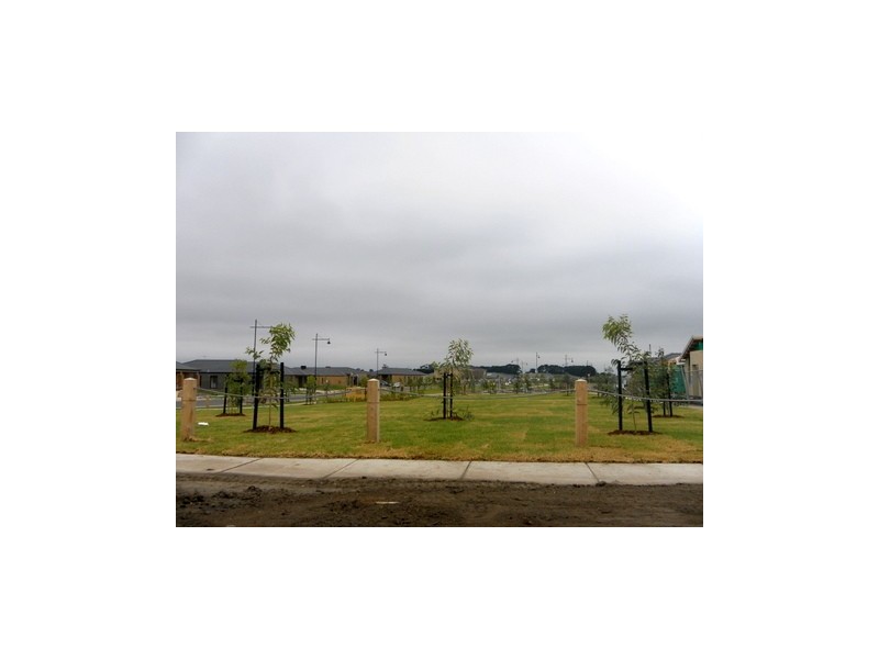 Lot 1345  Alisma Boulevard, Cranbourne North VIC 3977