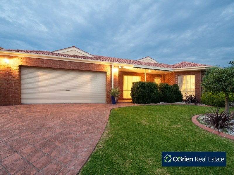 4  Acorn Court, Narre Warren South VIC 3805
