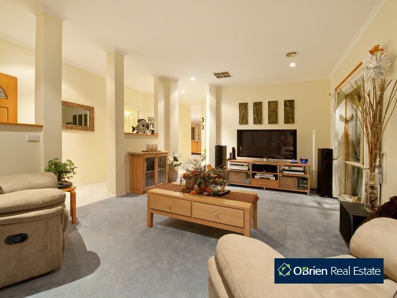 4  Acorn Court, Narre Warren South VIC 3805