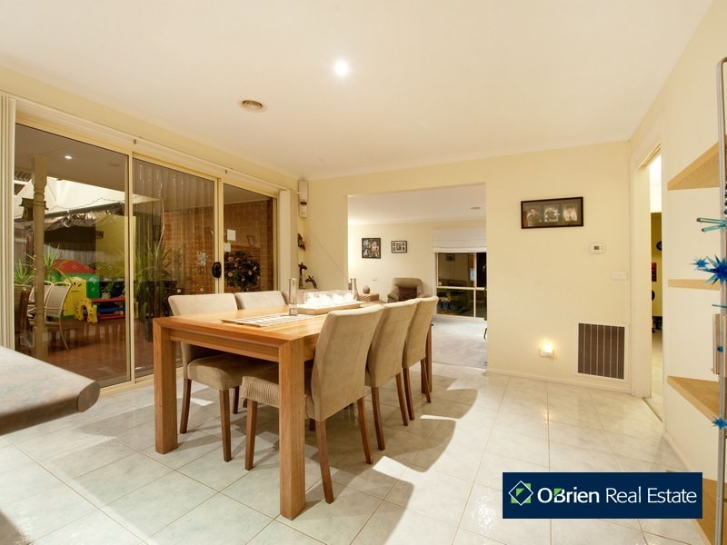 4  Acorn Court, Narre Warren South VIC 3805
