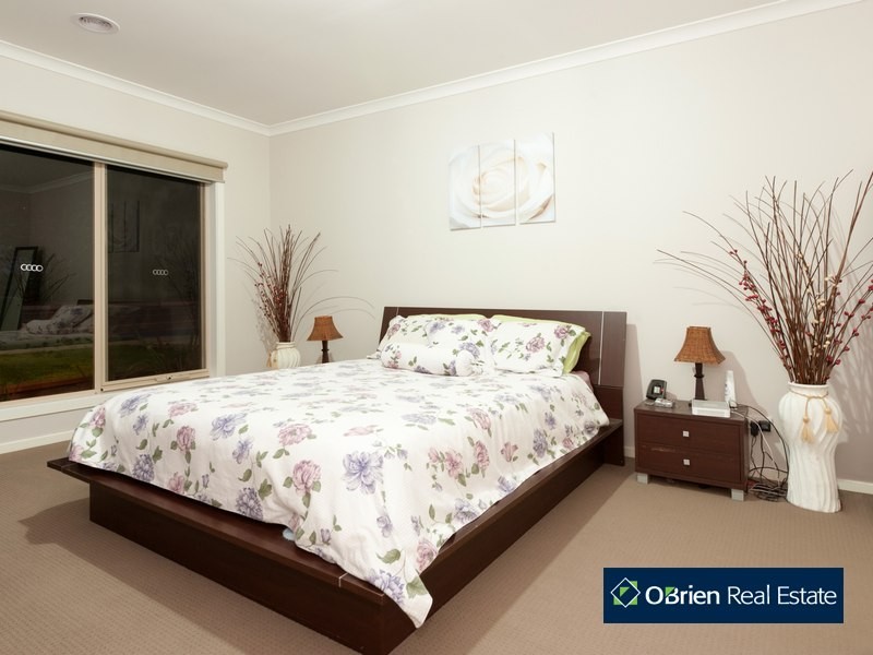 84 Alisma Boulevard, Cranbourne North VIC 3977