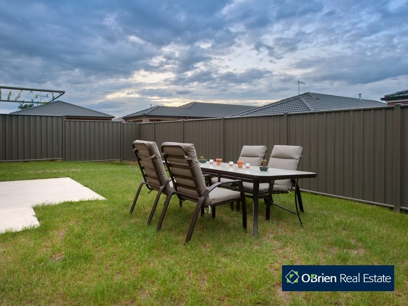 84 Alisma Boulevard, Cranbourne North VIC 3977