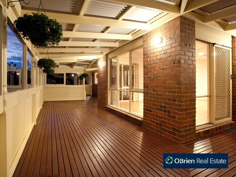 41-43  St Helens Crescent, Narre Warren North VIC 3804