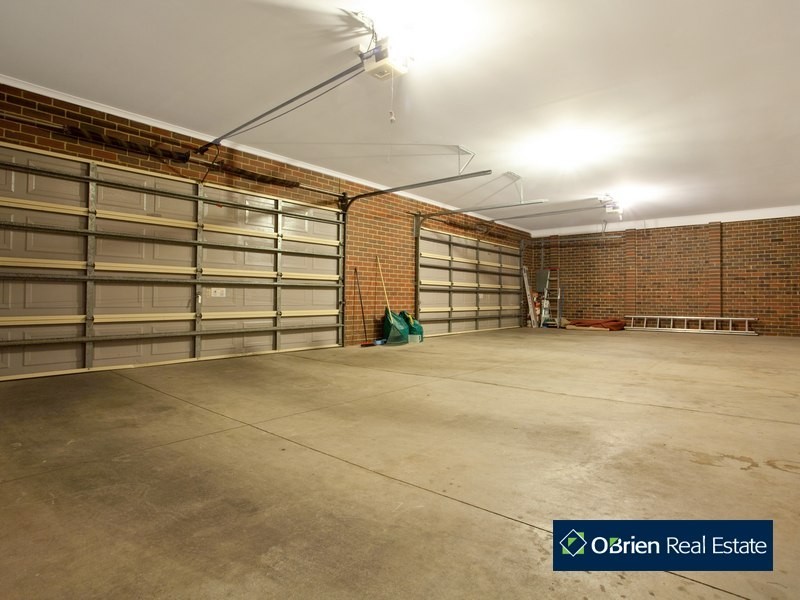 41-43  St Helens Crescent, Narre Warren North VIC 3804