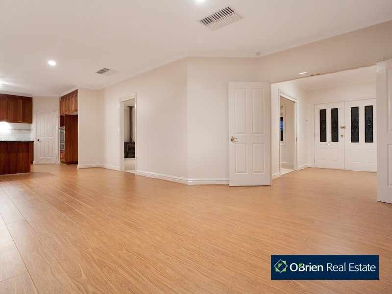 41-43  St Helens Crescent, Narre Warren North VIC 3804