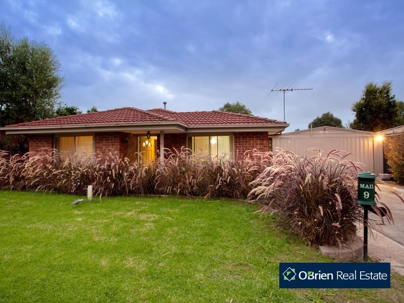 9  Culmara Court, Berwick VIC 3806