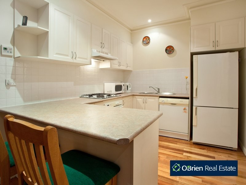 14/10 Parkhill Drive, Berwick VIC 3806