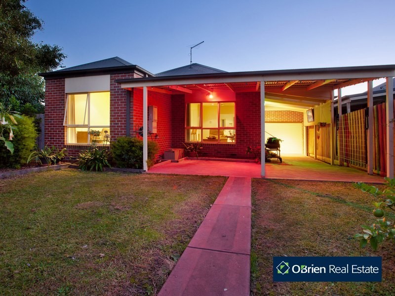 14/10 Parkhill Drive, Berwick VIC 3806