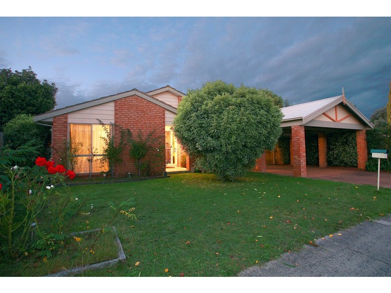 24 Fleetwood Drive, Narre Warren VIC 3805