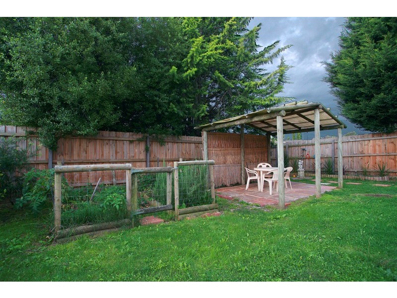 24 Fleetwood Drive, Narre Warren VIC 3805