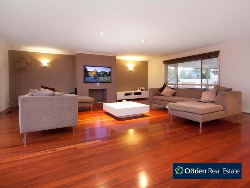 13 Portsea Place, Narre Warren VIC 3805