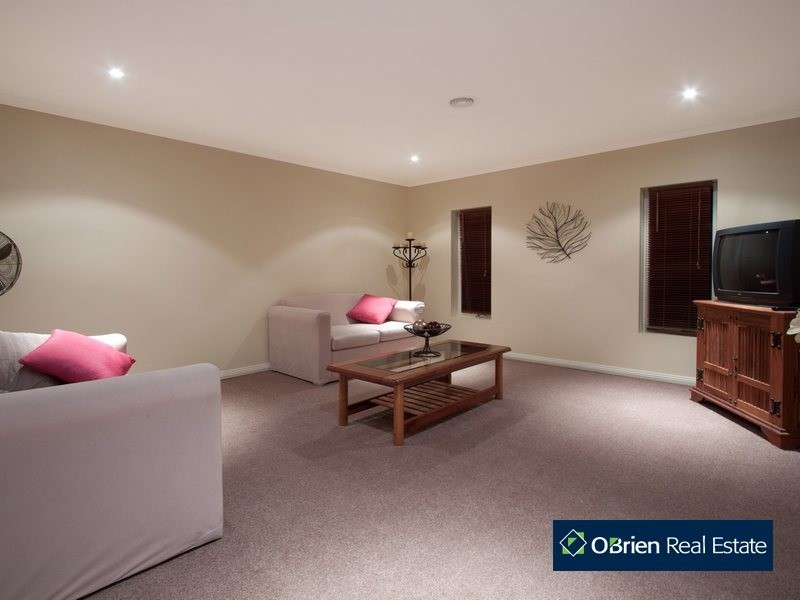 13 Portsea Place, Narre Warren VIC 3805