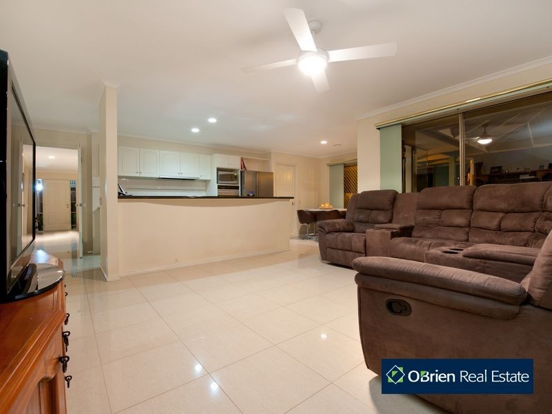 9 Cantwell Road, Narre Warren North VIC 3804