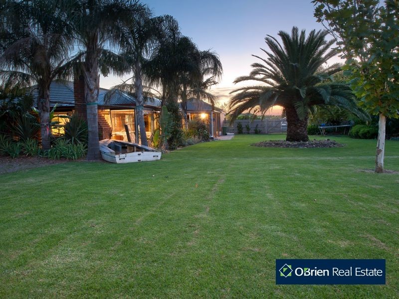 9 Cantwell Road, Narre Warren North VIC 3804