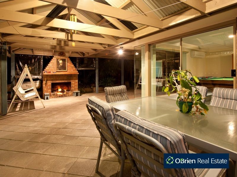 9 Cantwell Road, Narre Warren North VIC 3804