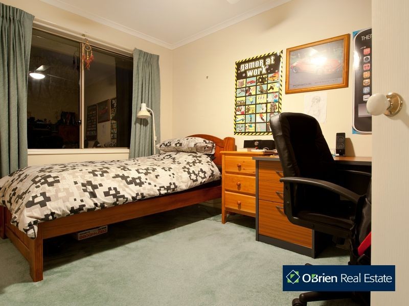 9 Cantwell Road, Narre Warren North VIC 3804