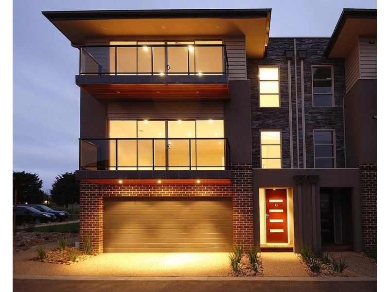 12/25  Canberra Avenue, Berwick VIC 3806