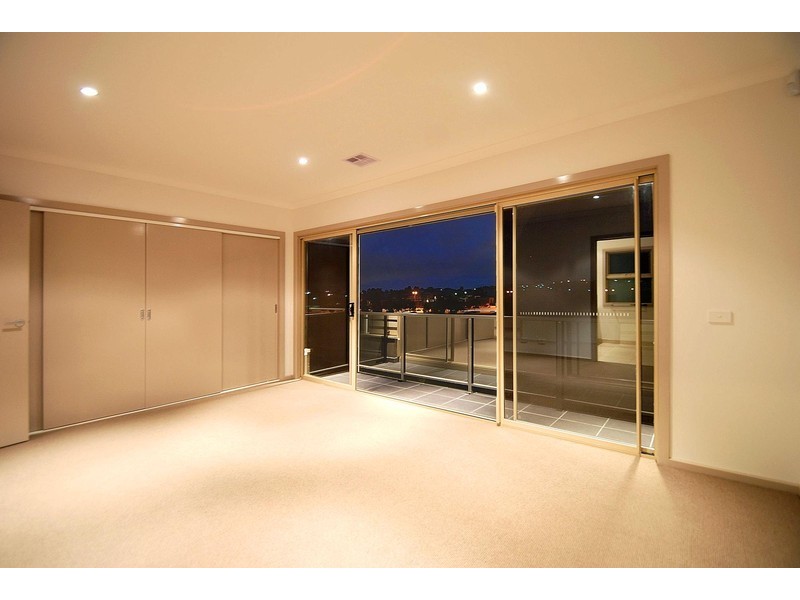 12/25  Canberra Avenue, Berwick VIC 3806