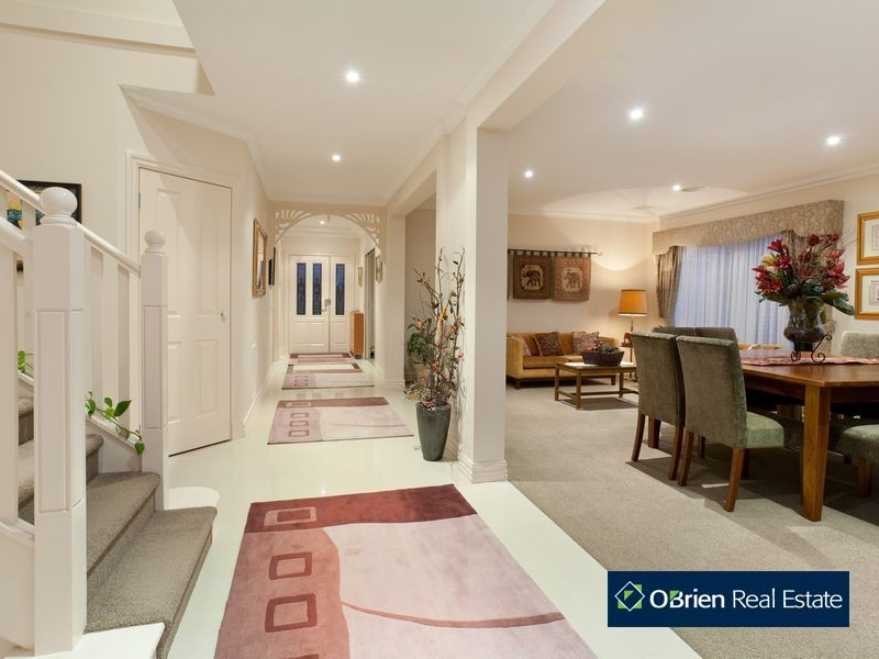 4 Haverbrack Drive, Berwick VIC 3806