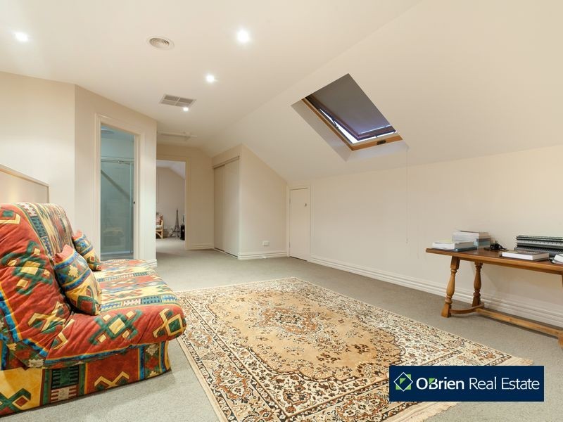 4 Haverbrack Drive, Berwick VIC 3806