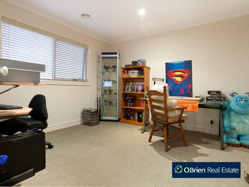 4 Haverbrack Drive, Berwick VIC 3806