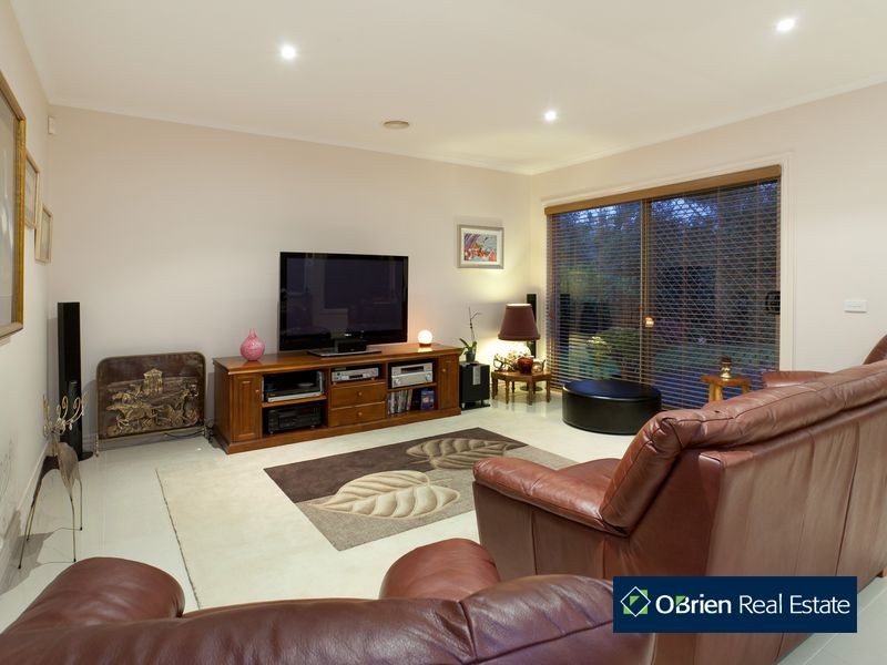 4 Haverbrack Drive, Berwick VIC 3806